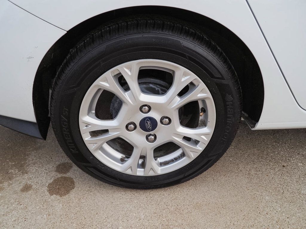 Used 2014 Ford Fiesta SE FWD image 32