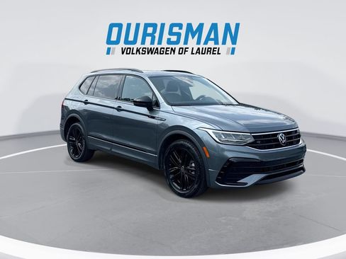 Used 2022 Volkswagen Tiguan SE R-Line FWD image 2