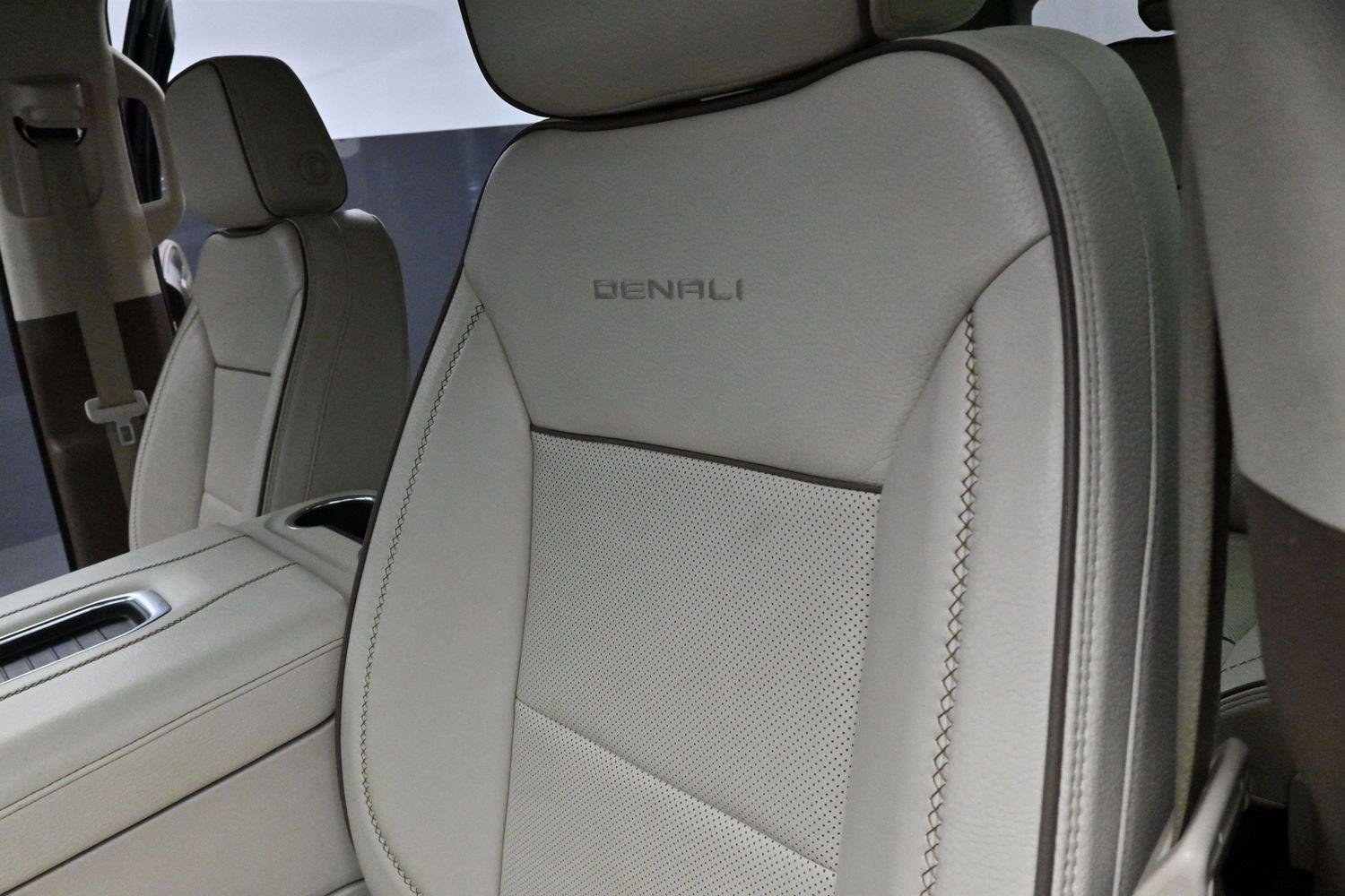 Used 2023 GMC Yukon XL Denali AWD/4WD image 18