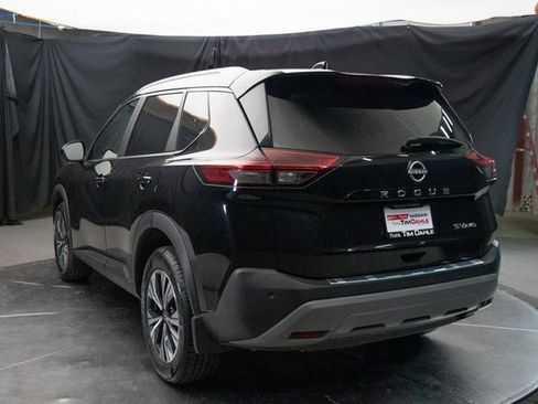 Used 2023 Nissan Rogue SV w/ SV Premium B Package image 10