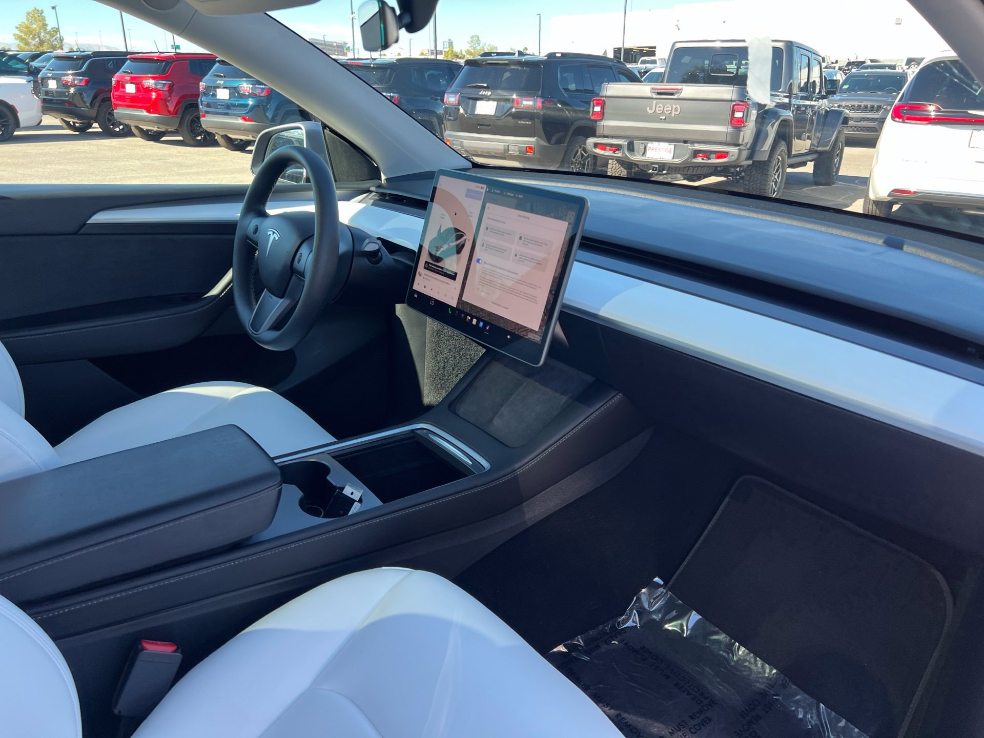 Used 2024 Tesla Model Y Long Range AWD/4WD image 23
