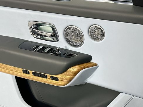 Certified 2019 Rolls-Royce Cullinan AWD/4WD image 18