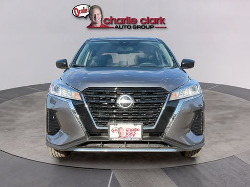 Certified 2025 Nissan Kicks Play S FWD image 8