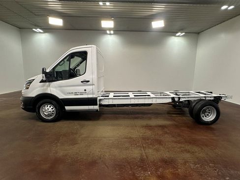 Used 2023 Ford Transit 350 DRW AWD image 32