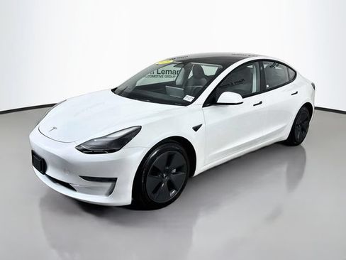 Used 2023 Tesla Model 3 Standard Range RWD image 3