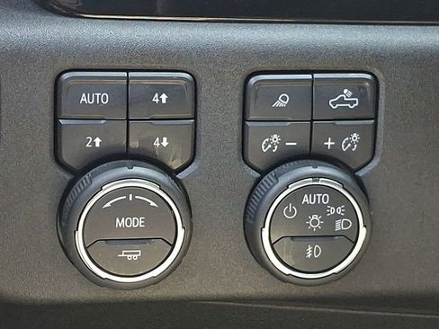 Used 2025 Chevrolet Silverado 2500 LTZ w/ LTZ Plus Package image 30