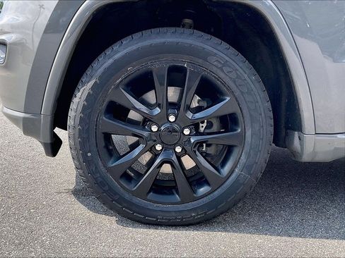 Used 2021 Jeep Grand Cherokee Laredo X AWD/4WD image 7