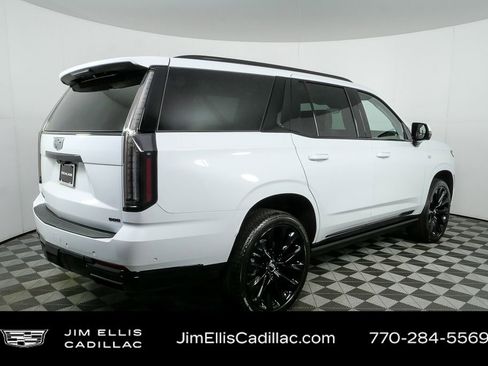 Used 2026 Cadillac Escalade Platinum Sport w/ LPO, ONYX Package image 32