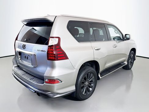 Used 2022 Lexus GX 460 Premium w/ Accessory Package image 7