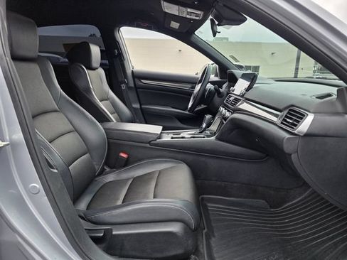 Used 2018 Honda Accord Sport image 24