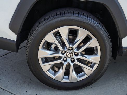 Certified 2025 Toyota RAV4 XLE Premium AWD/4WD image 11