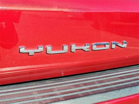 Used 2024 GMC Yukon XL AT4 image 31