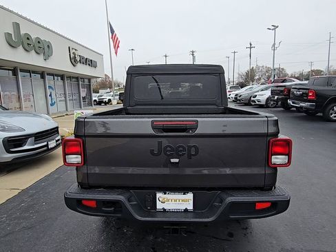 New 2026 Jeep Gladiator Sport image 7