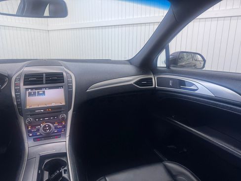 Used 2017 Lincoln MKZ Premiere FWD image 16