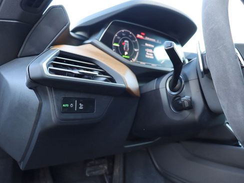 Used 2022 Audi e-tron GT Premium Plus image 27