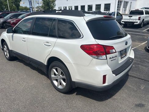 Used 2014 Subaru Outback 2.5i Limited w/ Moonroof Package AWD/4WD image 12
