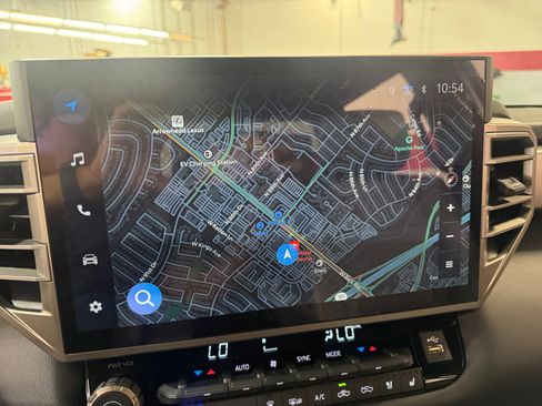 Used 2025 Toyota Tundra Limited image 28