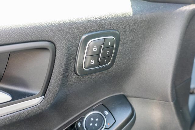 Used 2025 Ford Escape Platinum AWD/4WD image 17