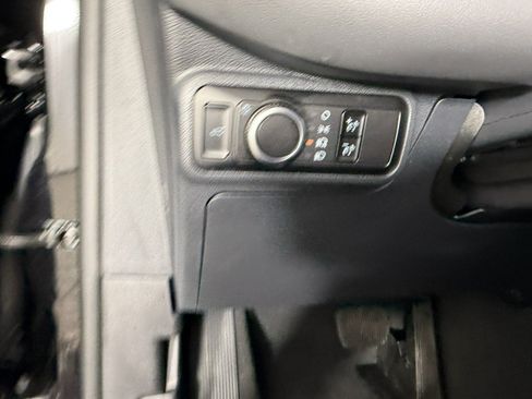 Used 2025 Ford Explorer Active AWD/4WD image 24