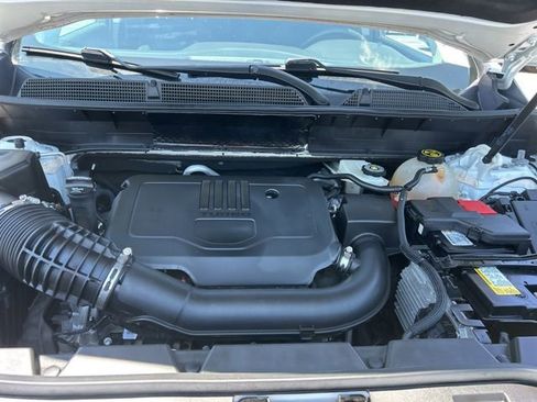 Used 2022 GMC Acadia SLE w/ Driver Convenience Package FWD image 36