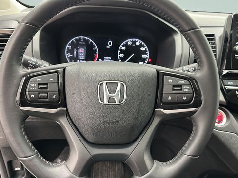 Used 2025 Honda Odyssey EX-L image 17