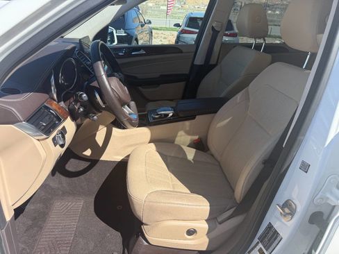 Used 2019 Mercedes-Benz GLS 450 4MATIC image 3