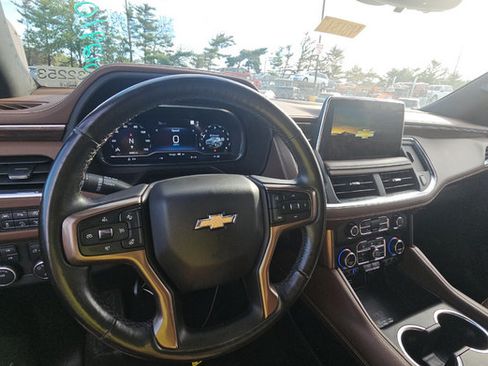 Used 2022 Chevrolet Suburban High Country AWD/4WD image 8