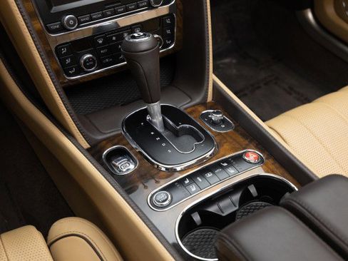 Used 2016 Bentley Flying Spur V8 image 18