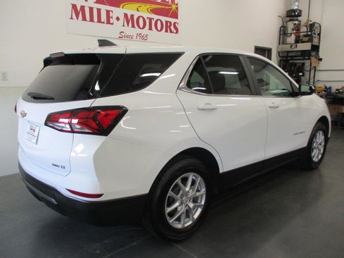 Used 2023 Chevrolet Equinox LT w/ Driver Convenience Package image 7