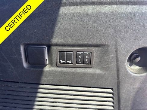 Used 2023 Chevrolet Suburban Premier AWD/4WD image 26