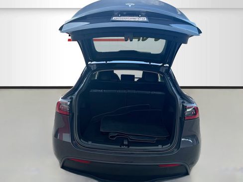 Used 2023 Tesla Model Y Long Range AWD/4WD image 25