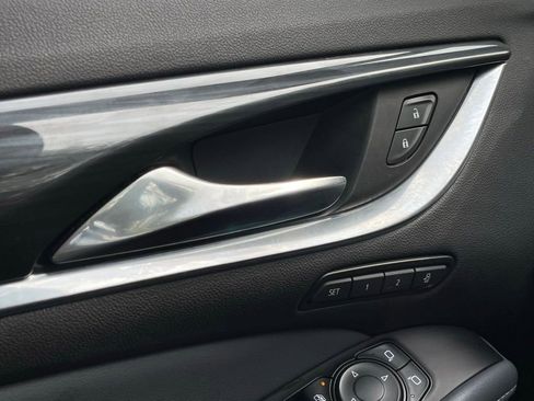 Used 2024 Buick Enclave Premium AWD/4WD image 13