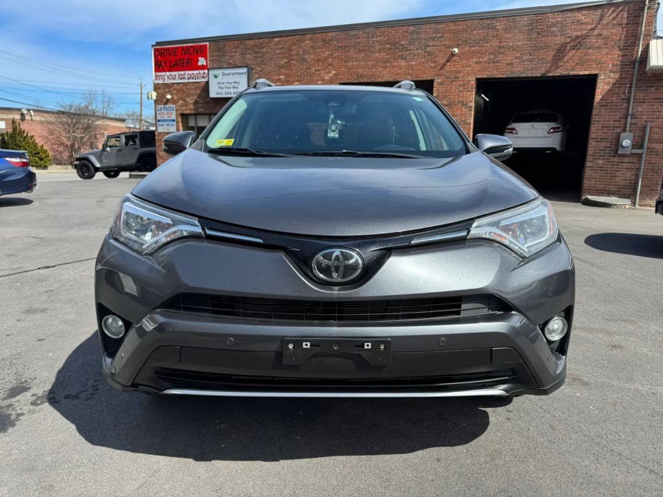Used 2016 Toyota RAV4 Limited AWD/4WD image 4
