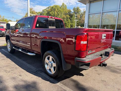 Used 2015 GMC Sierra 2500 Denali w/ Suspension Package, Off-Road AWD/4WD image 10
