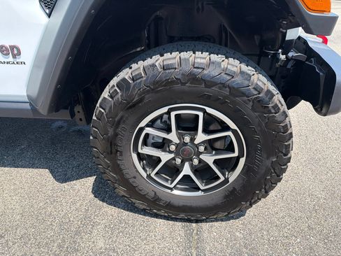 Used 2026 Jeep Wrangler Unlimited Rubicon AWD/4WD image 30