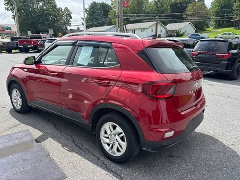 Used 2020 Hyundai Venue SEL w/ Convenience Package FWD image 4