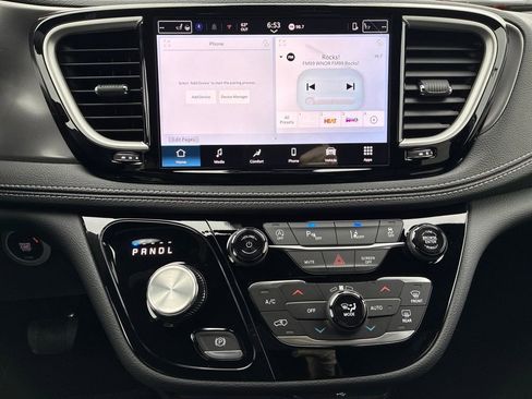 New 2026 Chrysler Pacifica Select w/ S Appearance Package image 19