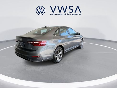 Certified 2023 Volkswagen Jetta SE FWD image 7
