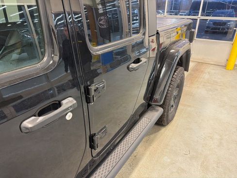 Used 2021 Jeep Gladiator Mojave w/ Dual Top Group image 41