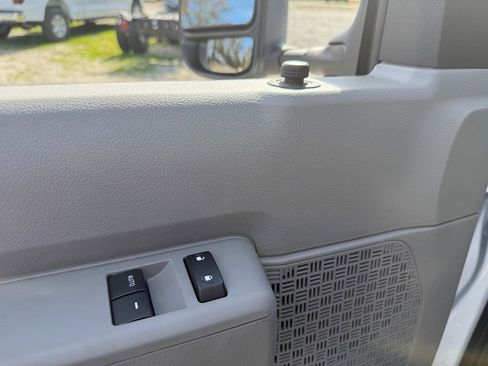 New 2026 Ford E-350 and Econoline 350 Super Duty w/ Power Equipment Group RWD image 10