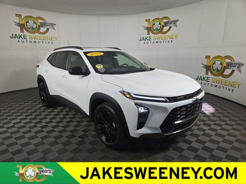 Certified 2025 Chevrolet Trax ACTIV w/ Sunroof Package image 1