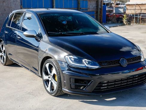 Used 2017 Volkswagen GTI Sport image 8