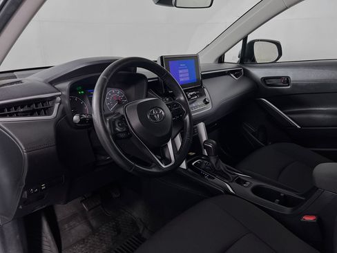 Used 2023 Toyota Corolla Cross LE w/ Moonroof Package AWD/4WD image 9
