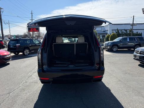 Used 2021 Cadillac Escalade ESV Sport w/ Driver Assist Tech Package image 33