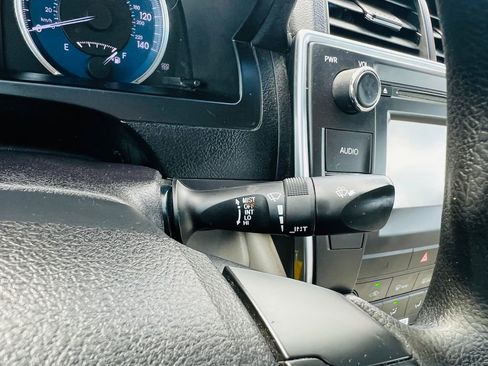 Used 2017 Toyota Camry LE image 23