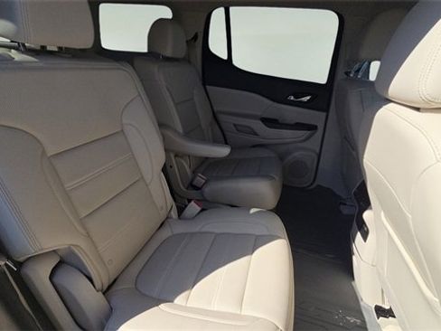 Used 2023 GMC Acadia Denali w/ Denali Technology Package image 17