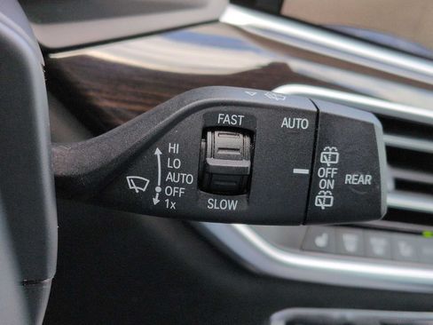 Used 2021 BMW X5 xDrive40i w/ M Sport Package AWD/4WD image 28