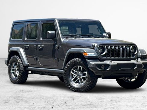 Used 2025 Jeep Wrangler Unlimited Sport AWD/4WD image 2