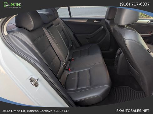 Used 2017 Volkswagen Jetta SE image 21