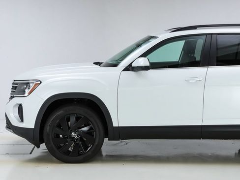 New 2026 Volkswagen Atlas SE FWD image 41